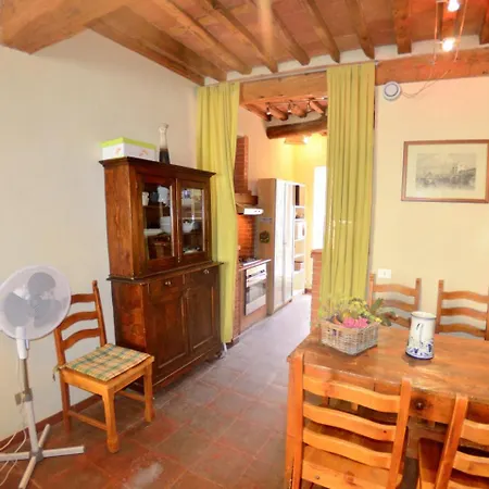Holiday Home In Lucca Near Historic Walls * ルッカ