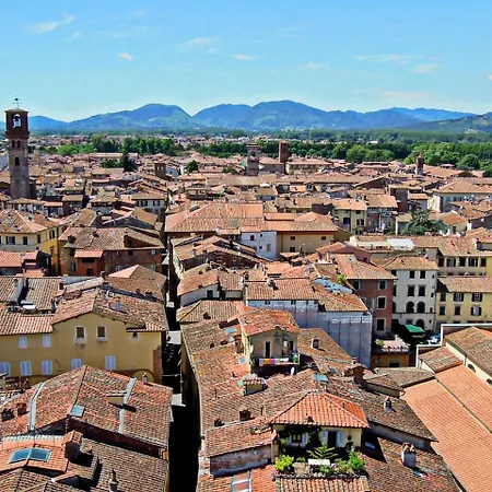 Holiday Home In Lucca Near Historic Walls ルッカ